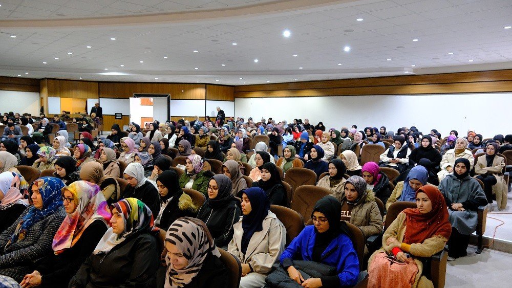 "Değişen Dünyada Fıkhın Yeri ve Önemi" konferansı yapıldı