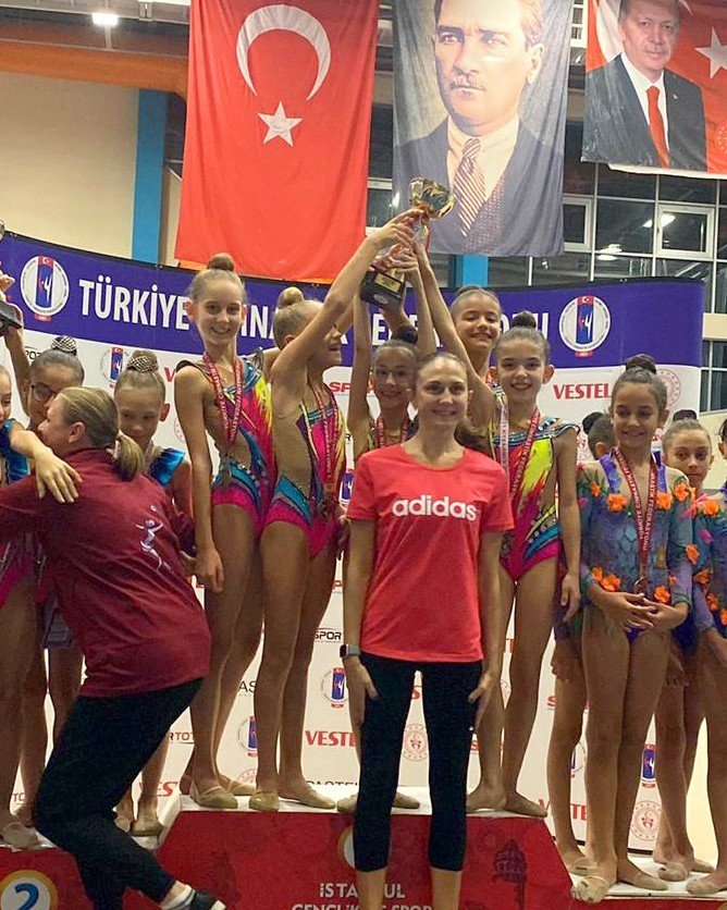 Antalyasporlu Cimnastikçiler İstanbul’da şampiyon