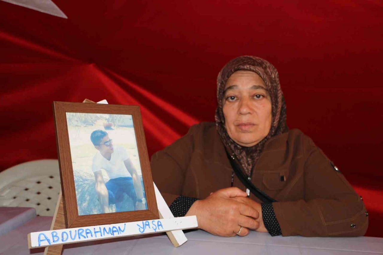 Aileler direniyor, evlatlarını HDP ve PKK’dan istiyor