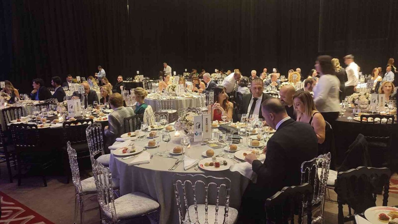 Fatih Terim’e “Güneyin İncisi” ödülü verildi