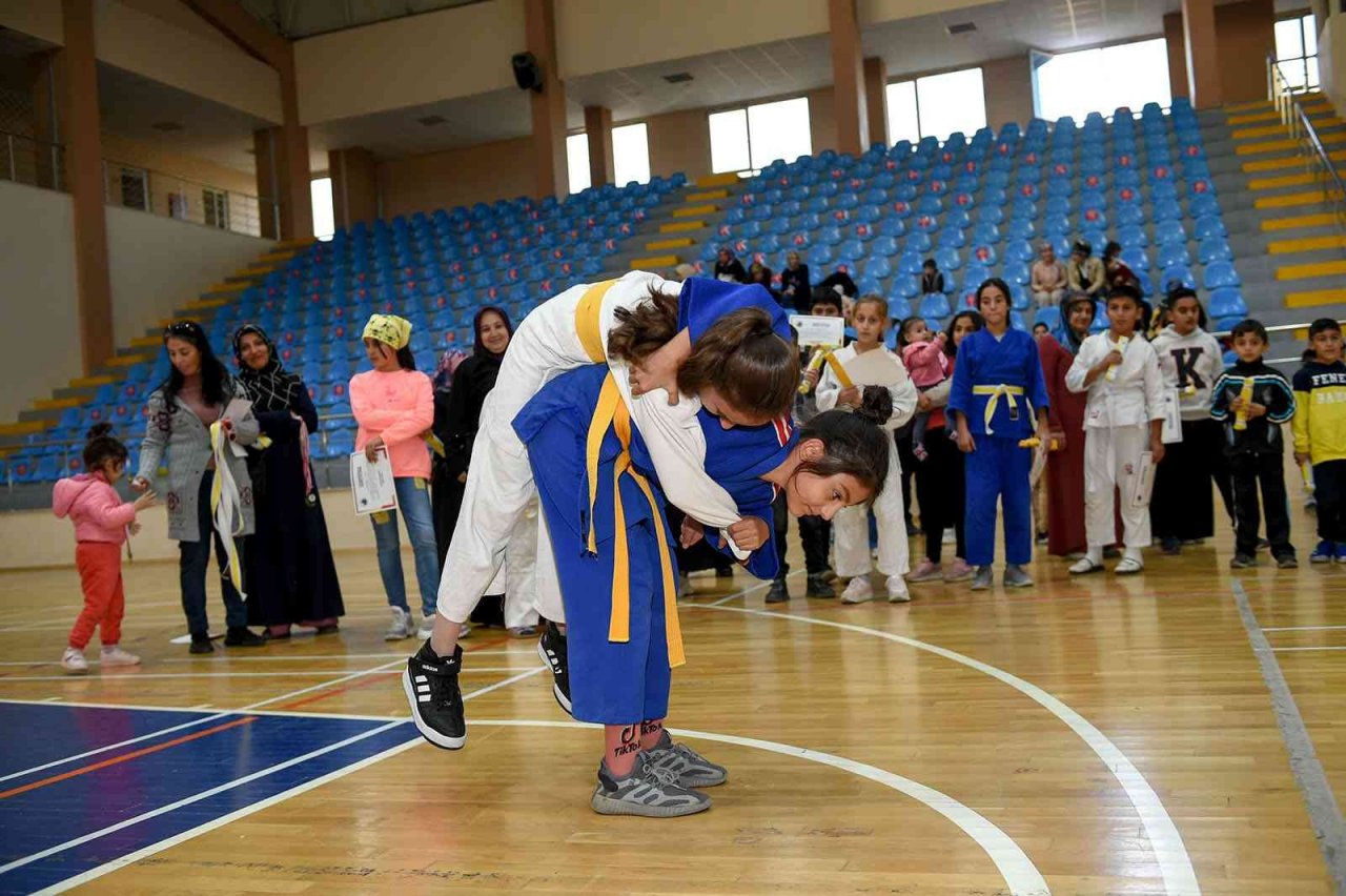 316 Altındağlı minik, judocu oldu