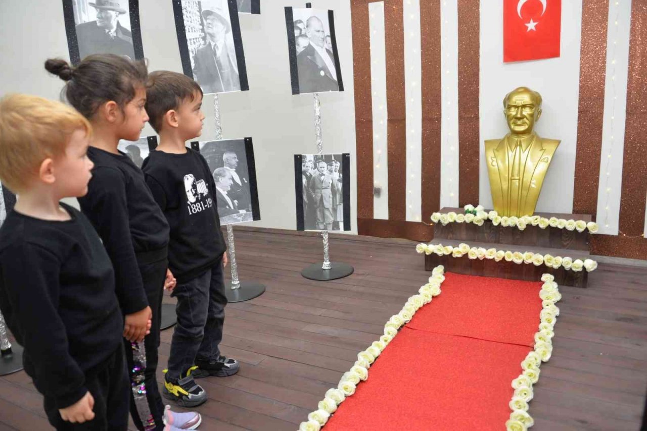 Bozüyük Belediyesi Gündüz Çocuk Oyun ve Bakımevi’nde minik öğrenciler Atatürk’ü andı