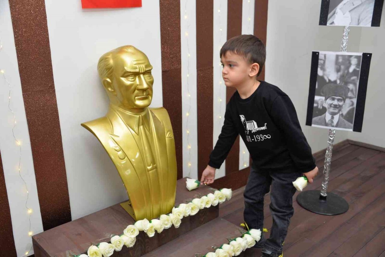 Bozüyük Belediyesi Gündüz Çocuk Oyun ve Bakımevi’nde minik öğrenciler Atatürk’ü andı