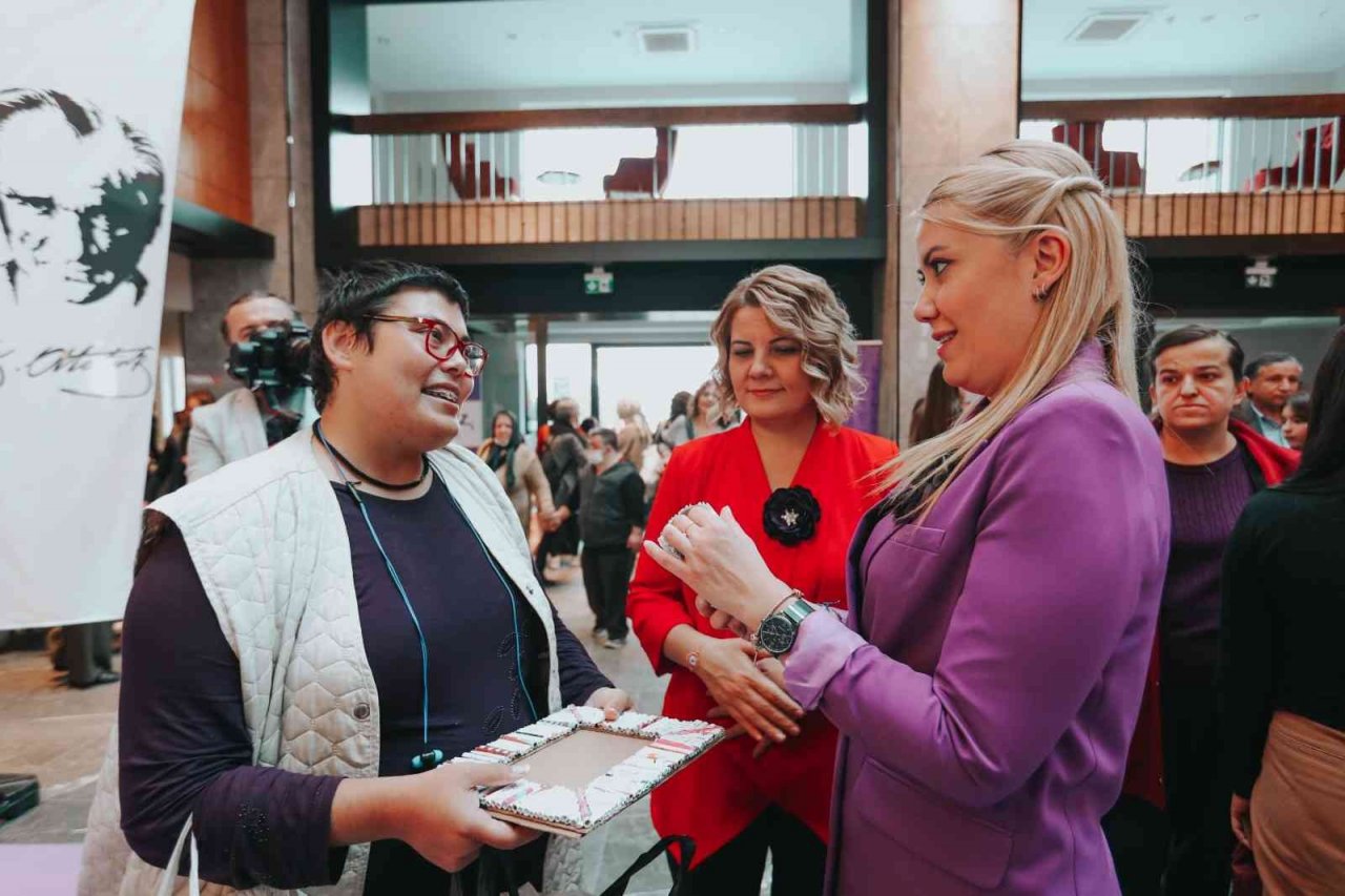 Merkezefendili kadınlara güç katacak ’Merkez Çarşısı’ dijital dünyaya açıldı