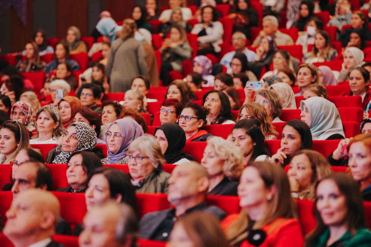 Merkezefendili kadınlara güç katacak ’Merkez Çarşısı’ dijital dünyaya açıldı