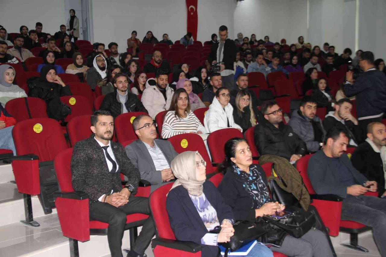 Üniversite öğrencilerine ’bağımlılıkla mücadele’ konferansı