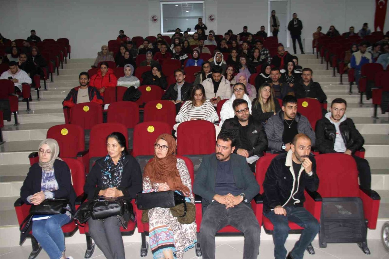 Üniversite öğrencilerine ’bağımlılıkla mücadele’ konferansı