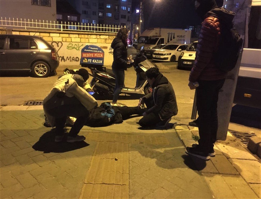 Şoför kaldırıma, kask yola fırladı