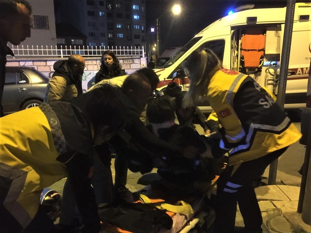 Şoför kaldırıma, kask yola fırladı