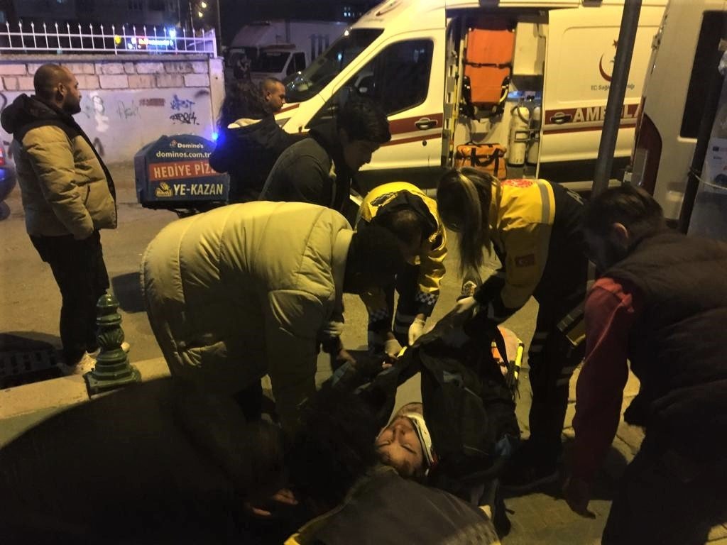 Şoför kaldırıma, kask yola fırladı