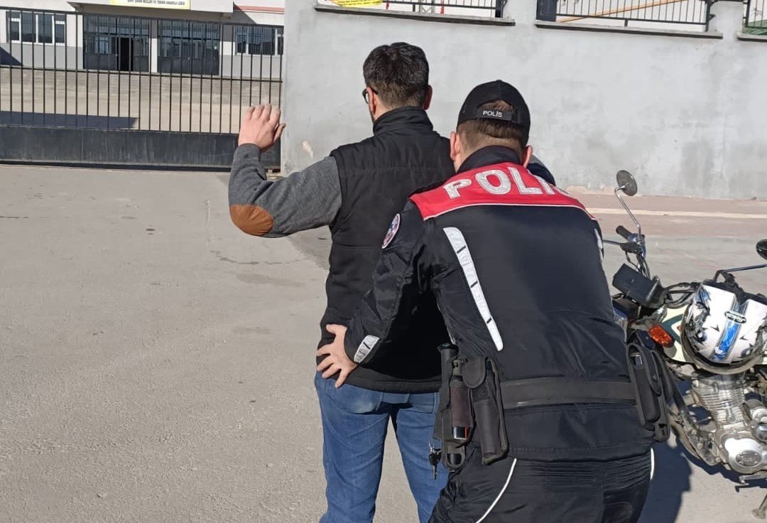 Gaziantep’te aranan 4 şüpheli yakalandı.