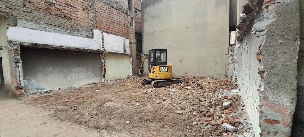 Bağlar’da zehir tacirlerinin mesken edindiği yapılar ortadan kaldırılıyor