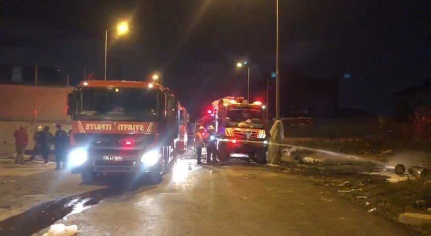 Ataşehir’de iş yerinde oksijen tüpü patladı: 2 yaralı