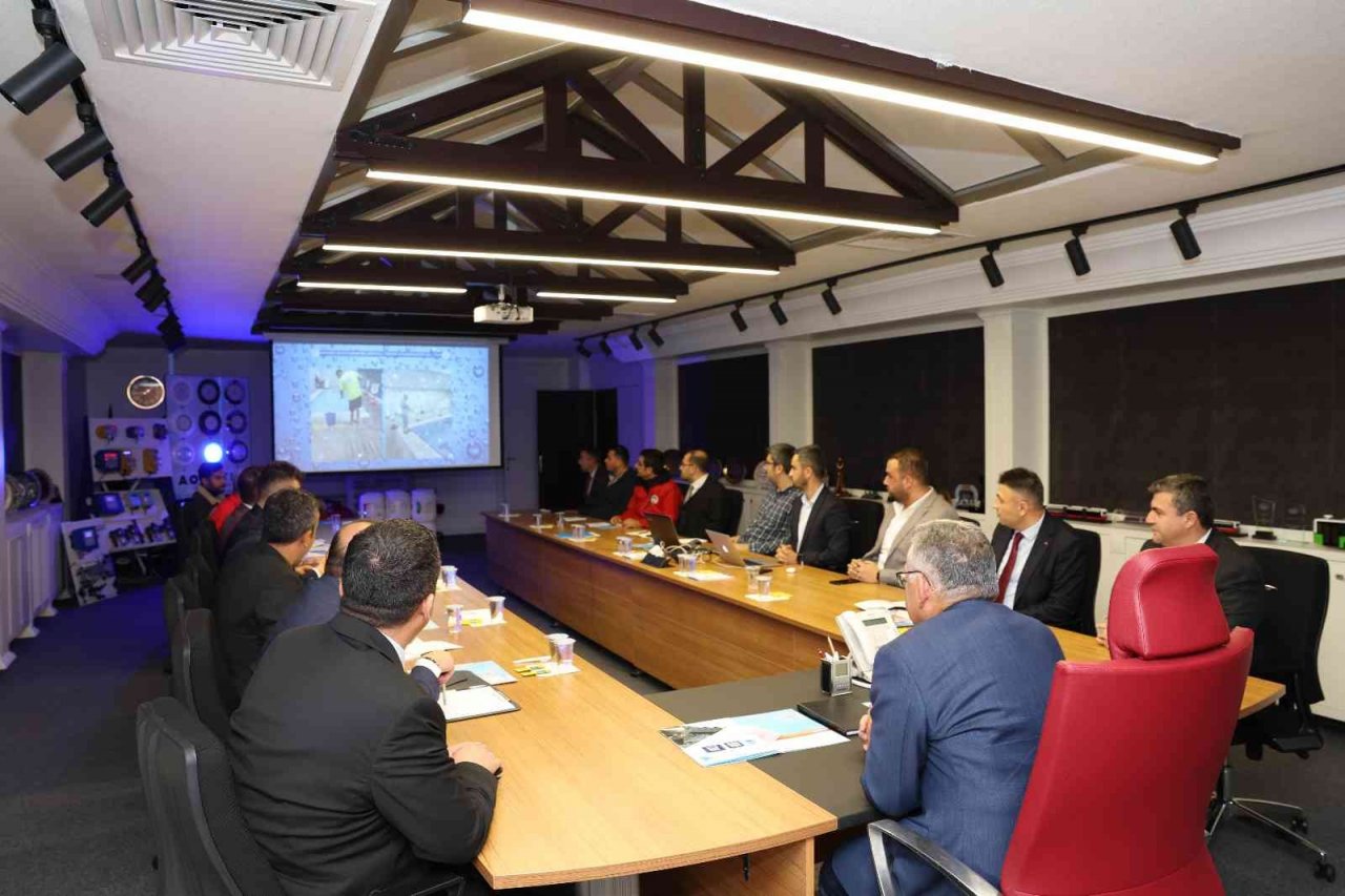 Büyükşehir’den Türkiye’de bir ilk: Yüzme havuzlarında yerli ve milli sistem