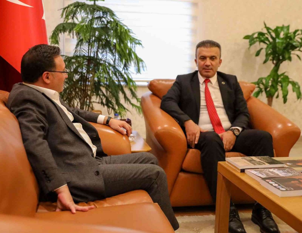 Develililer Derneği’nden Vali Çiçek’e ziyaret