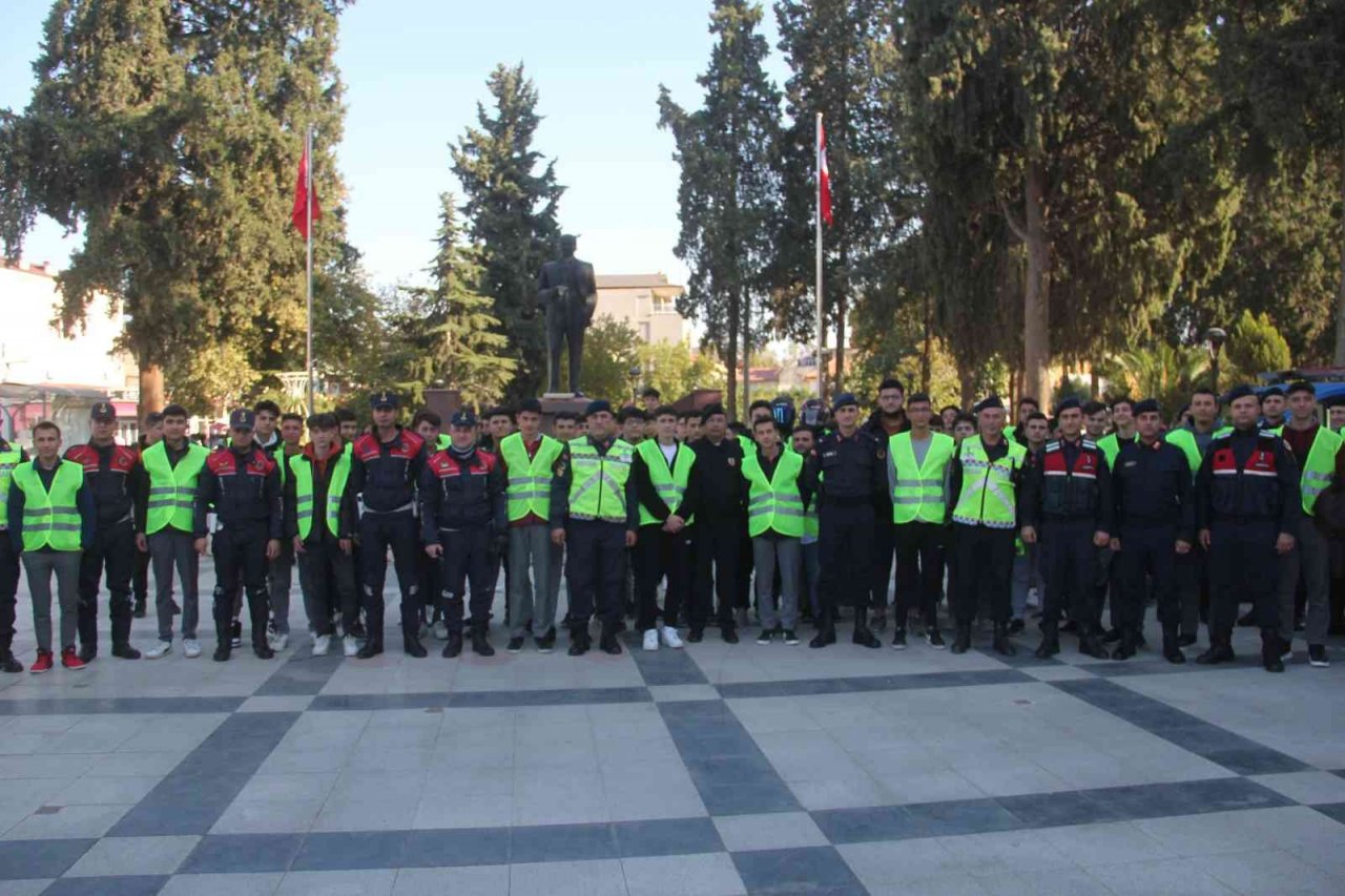 Sarıgöl’de ’Reklektif Yelek Giy, Görünür Ol" projesi