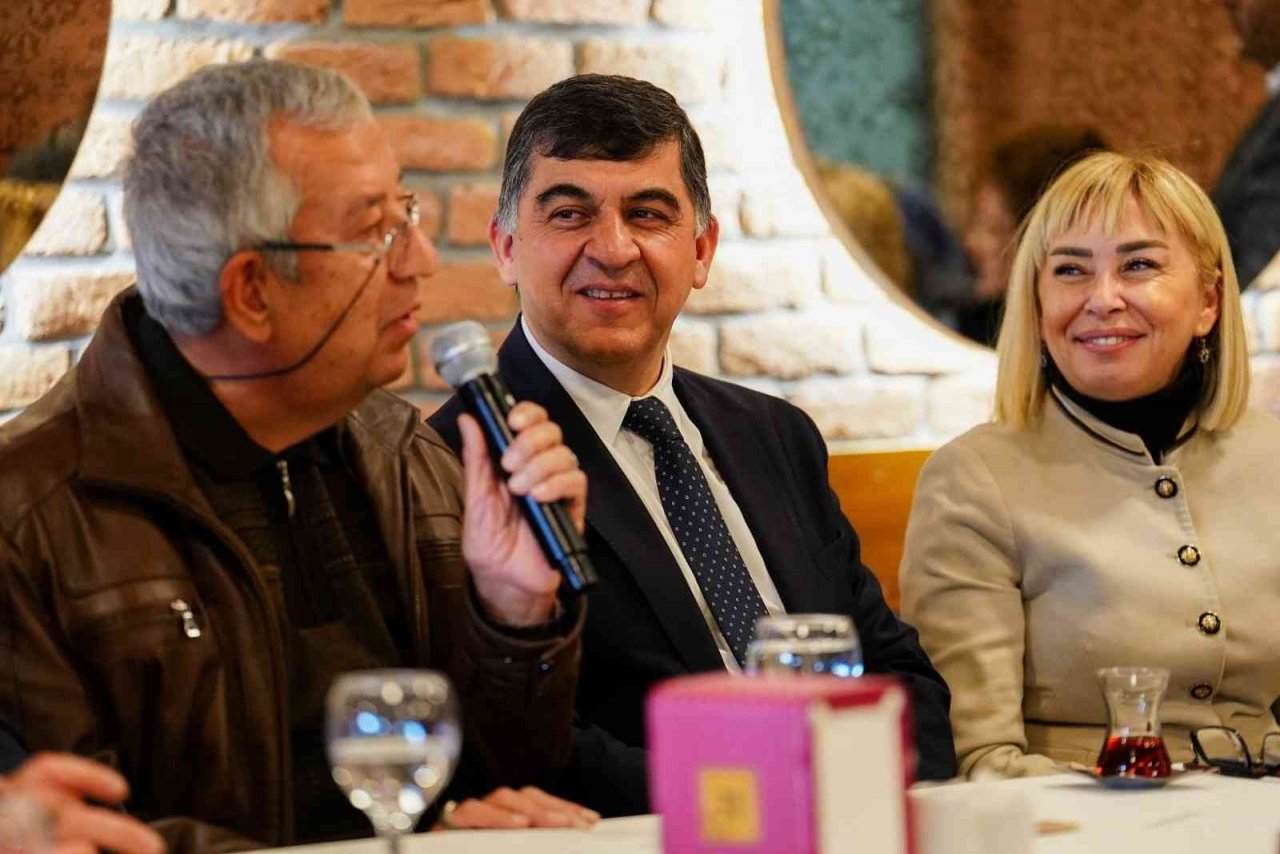 Huzurevi sakinlerini konuk etti