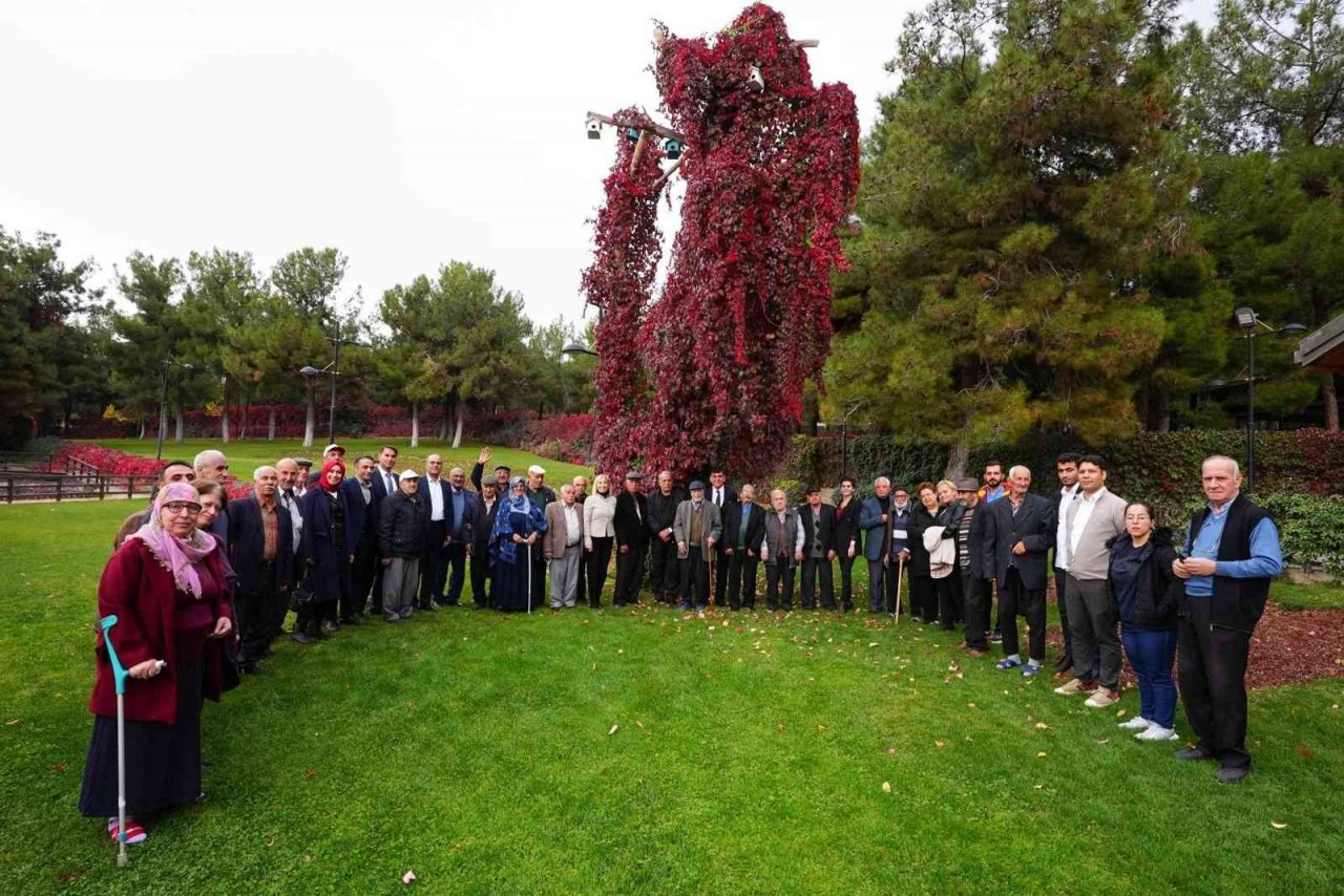 Huzurevi sakinlerini konuk etti