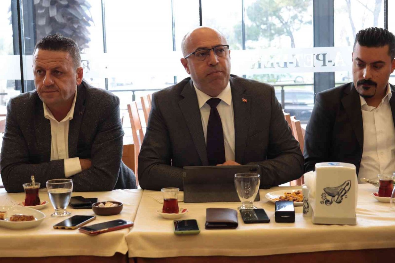 Türk-İş’e bağlı tüm sendika başkanları Aliağa’da toplandı