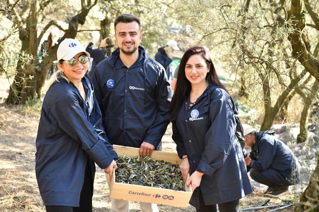 CarrefourSA, gönüllüleriyle birlikte Cumhuriyet için ‘seferber’ oldu