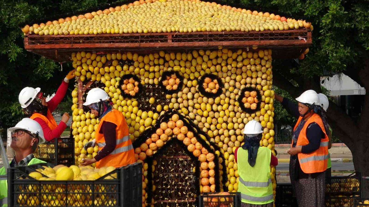 Mersin Uluslararası Narenciye Festivali’nde son hazırlıklar yapılıyor