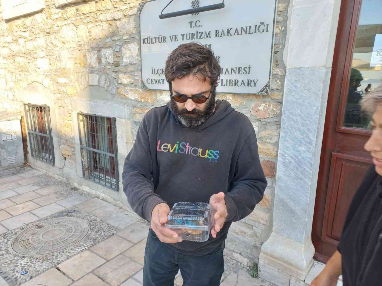 Yalıçapkını, bitkin halde bulundu