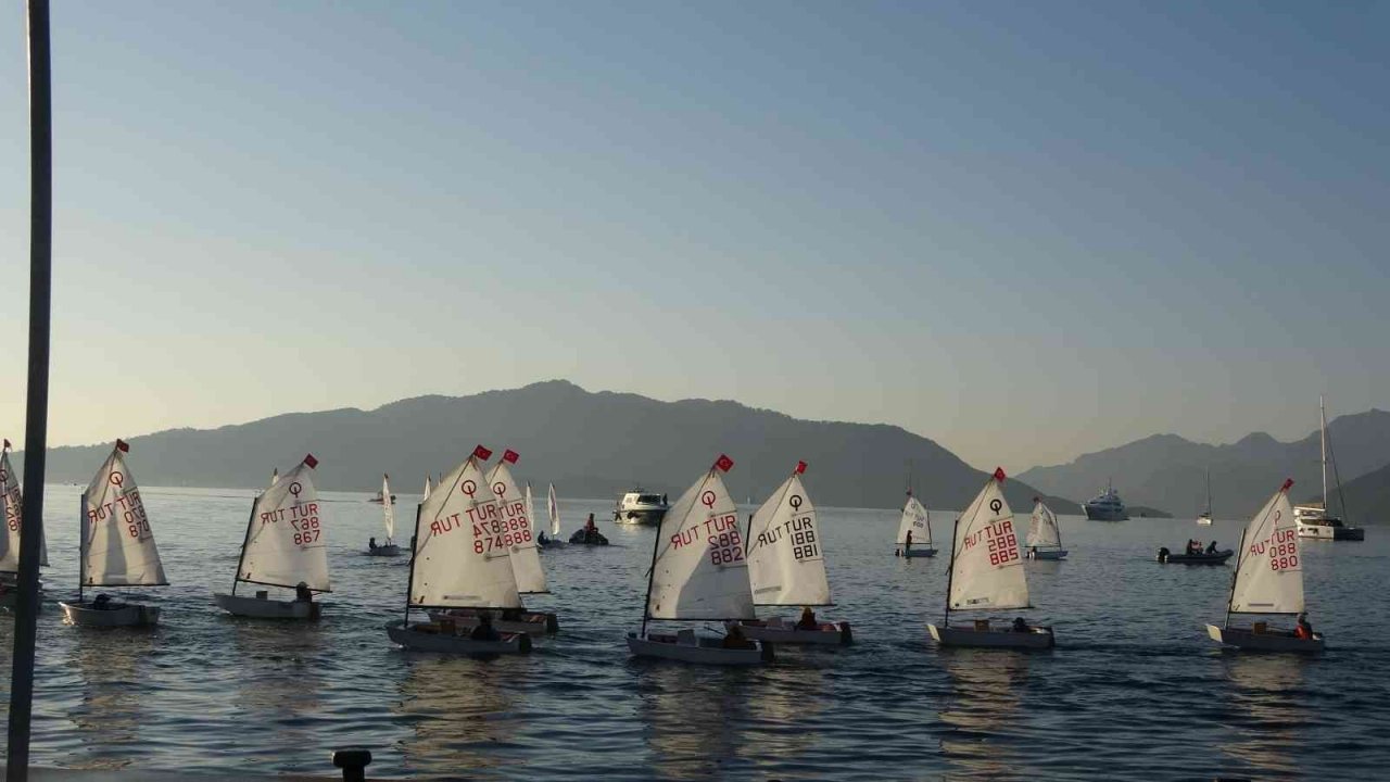 Marmaris’te 10 Kasım Atatürk’ü Anma Günü programı gerçekleştirildi