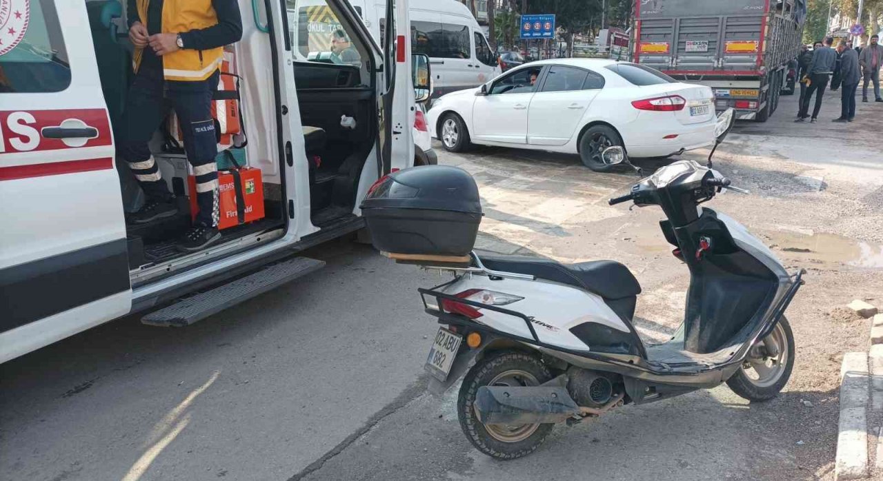 Önüne çıkan araca çarpmamak için motosikleti devirdi