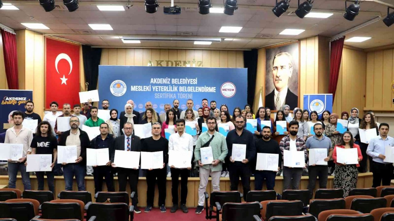 Akdeniz Belediyesi gençlere istihdam kapısı açmaya devam ediyor