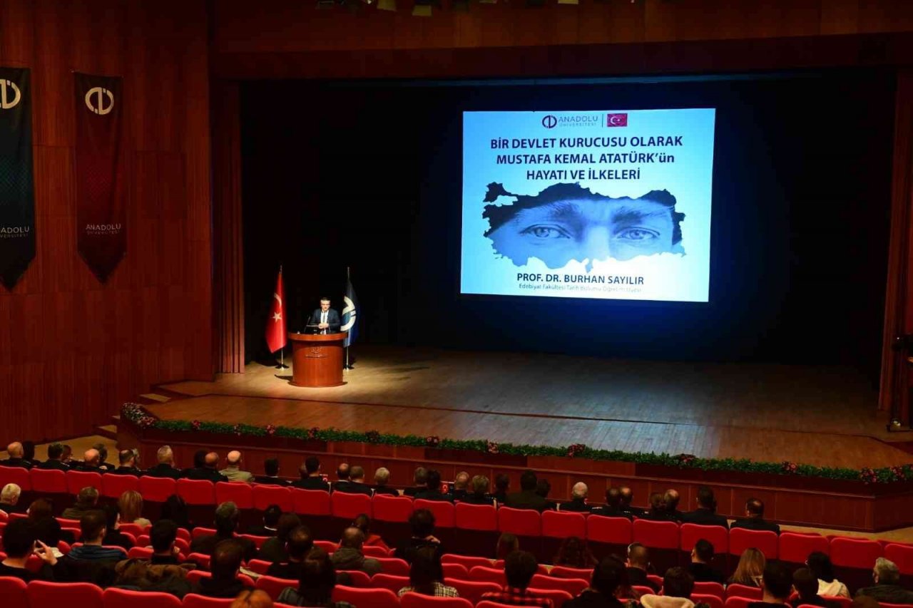 Anadolu Üniversitesi’nde düzenlenen anma töreni yoğun ilgi gördü