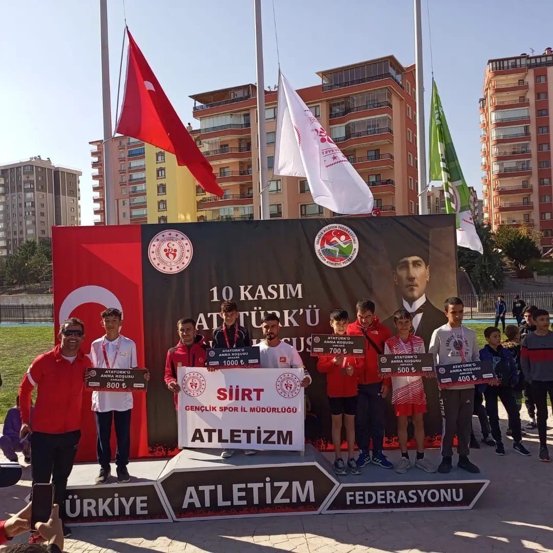 Eskişehirli sporcular 10 Kasım koşusunu dereceyle tamamladı