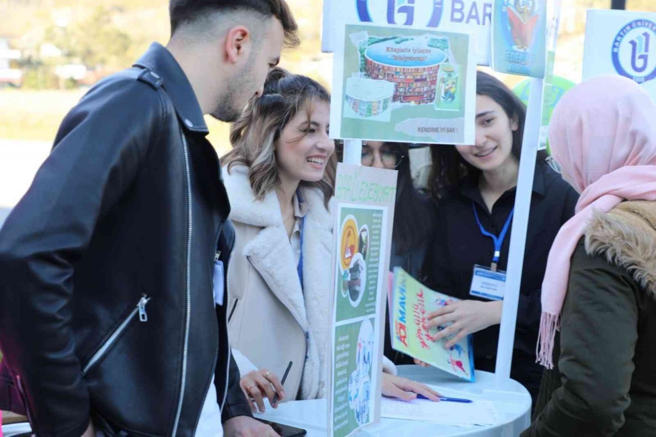 BARÜ’de ‘Öğrenci Kulüpleri Tanıtım Fuarı’ yapıldı