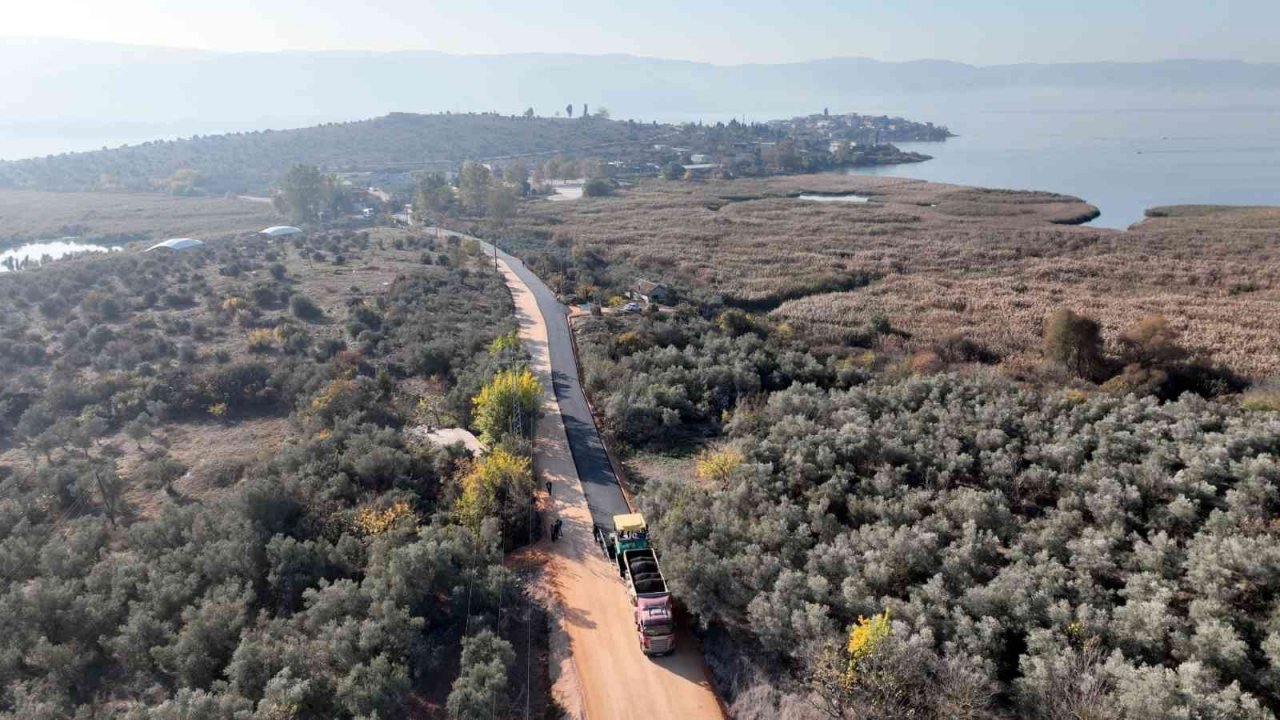 Tarihi Gölyazı yolu sil baştan yenileniyor