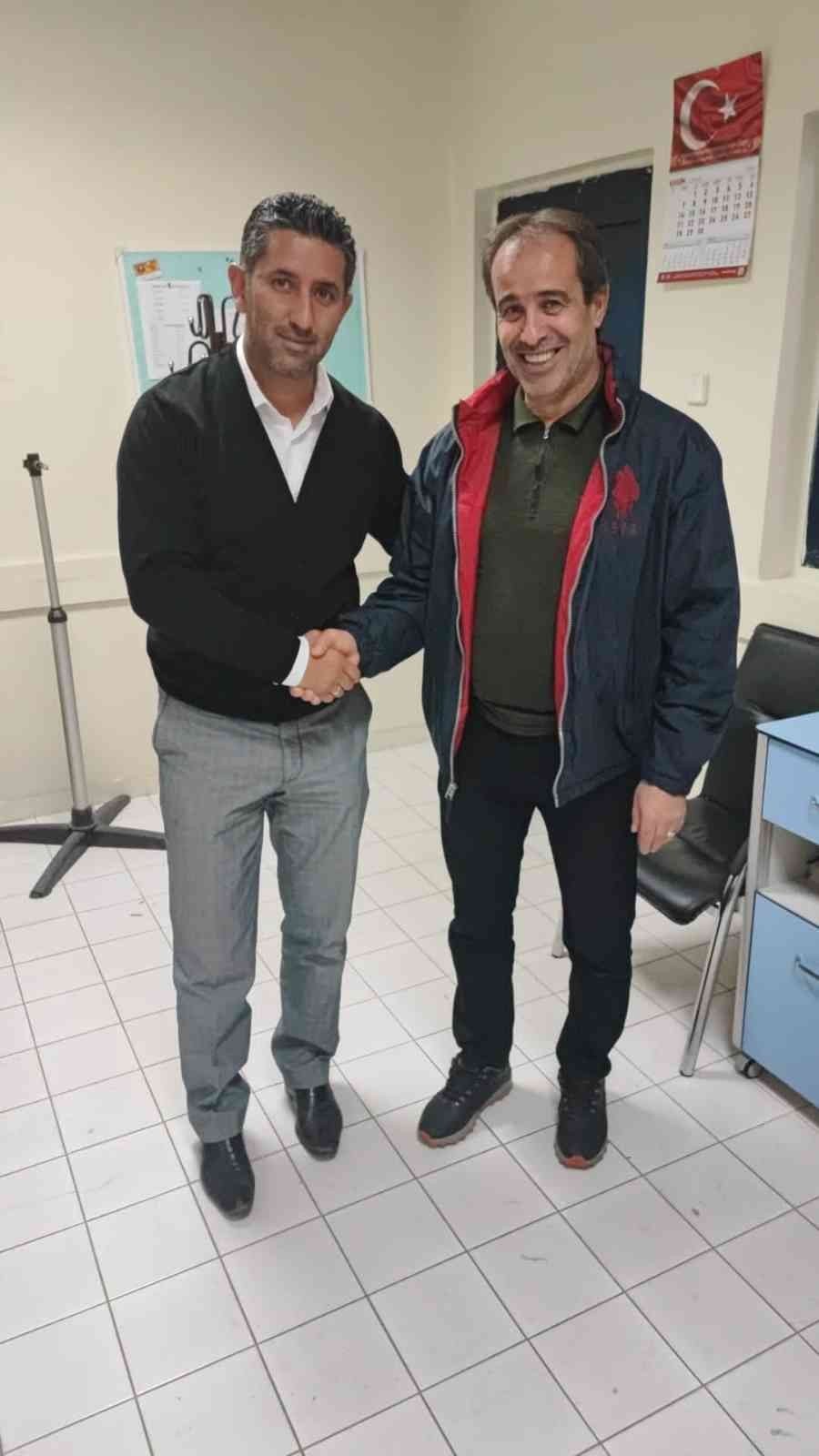 Profesyonel futbolculuktan amatör antrenörlüğüne