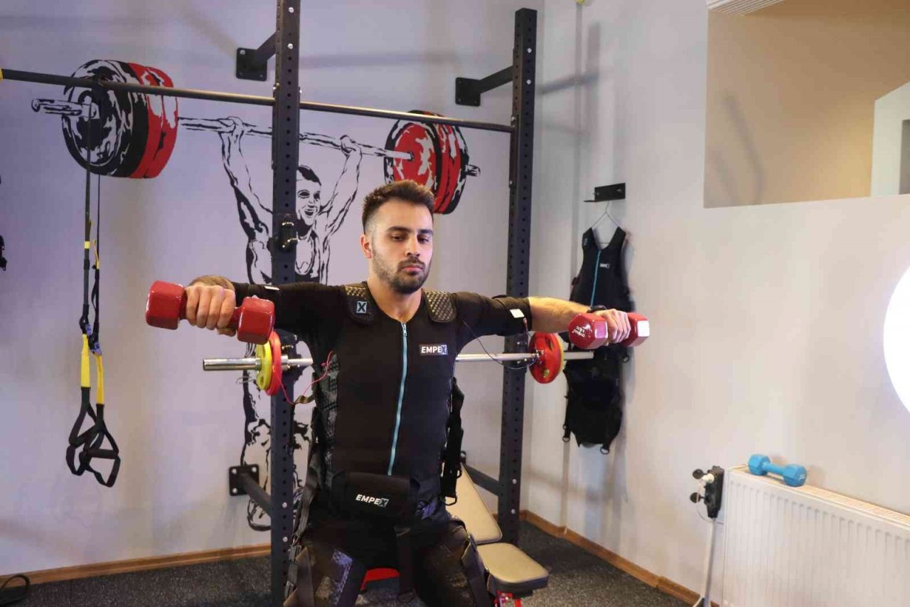 Spor, sağlık ve teknolojiyi buluşturan 4 saatlik antrenman, 25 dakikada uygulanıyor