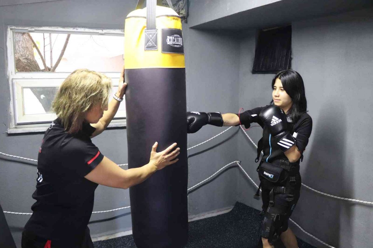 Spor, sağlık ve teknolojiyi buluşturan 4 saatlik antrenman, 25 dakikada uygulanıyor