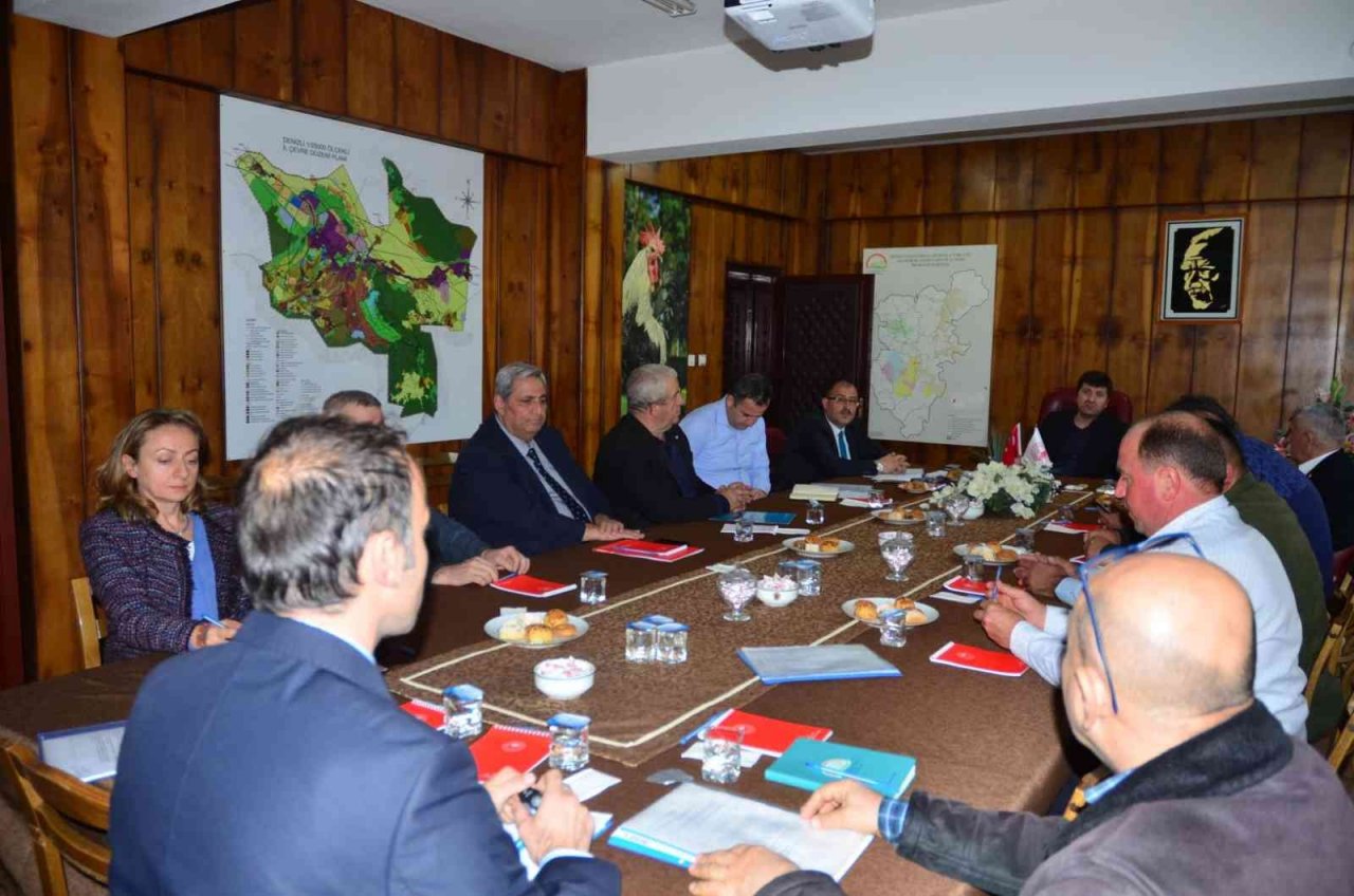 Denizli’de süt sektöründeki sorunlar masaya yatırıldı