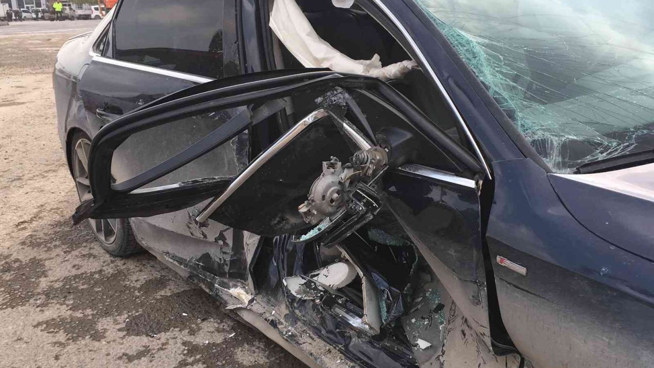 Elazığ’da iki araç çarpıştı: 5 yaralı