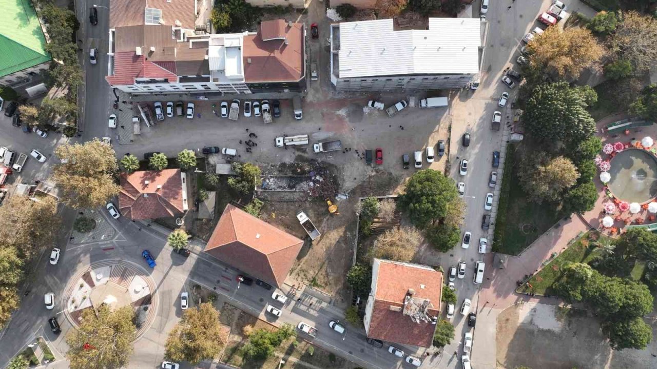 Gürsu’nun simgesi olacak yeni Kent Meydanı oluşuyor