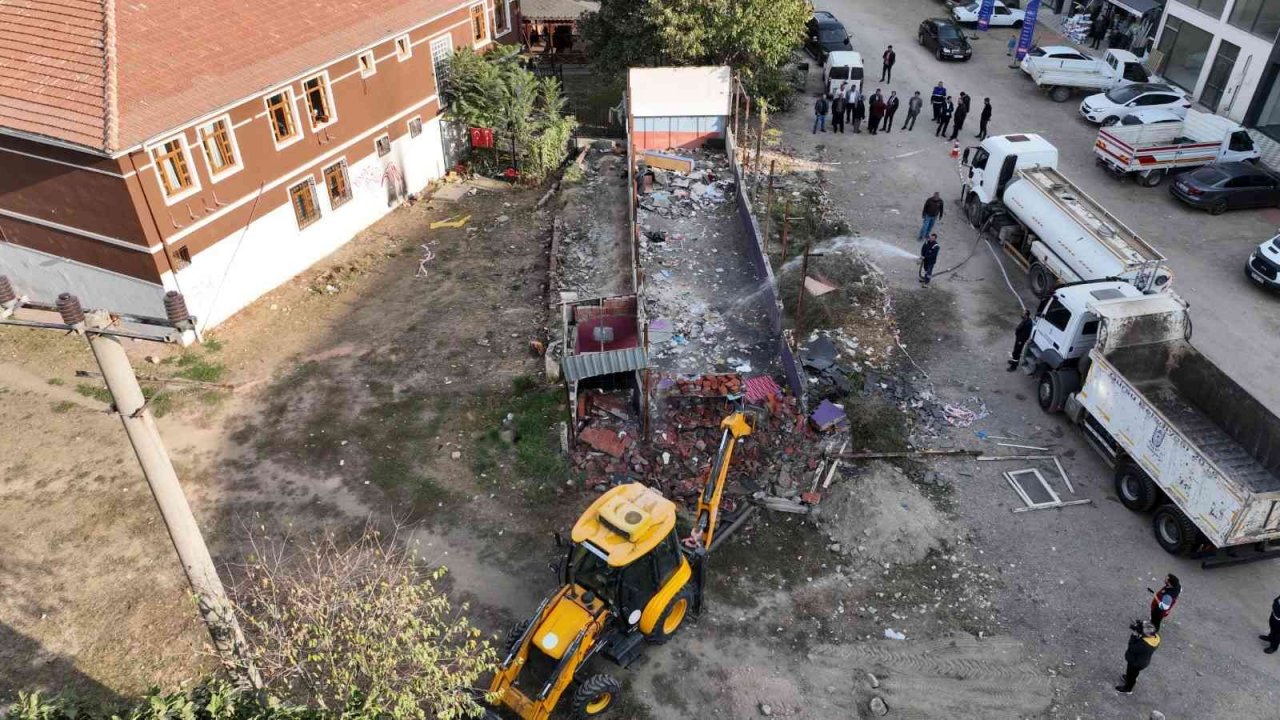 Gürsu’nun simgesi olacak yeni Kent Meydanı oluşuyor