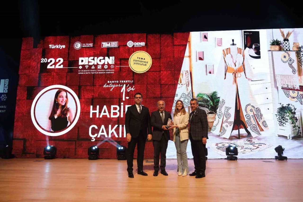 İEÜ’lü tasarımcılara Denizli’den iki ödül