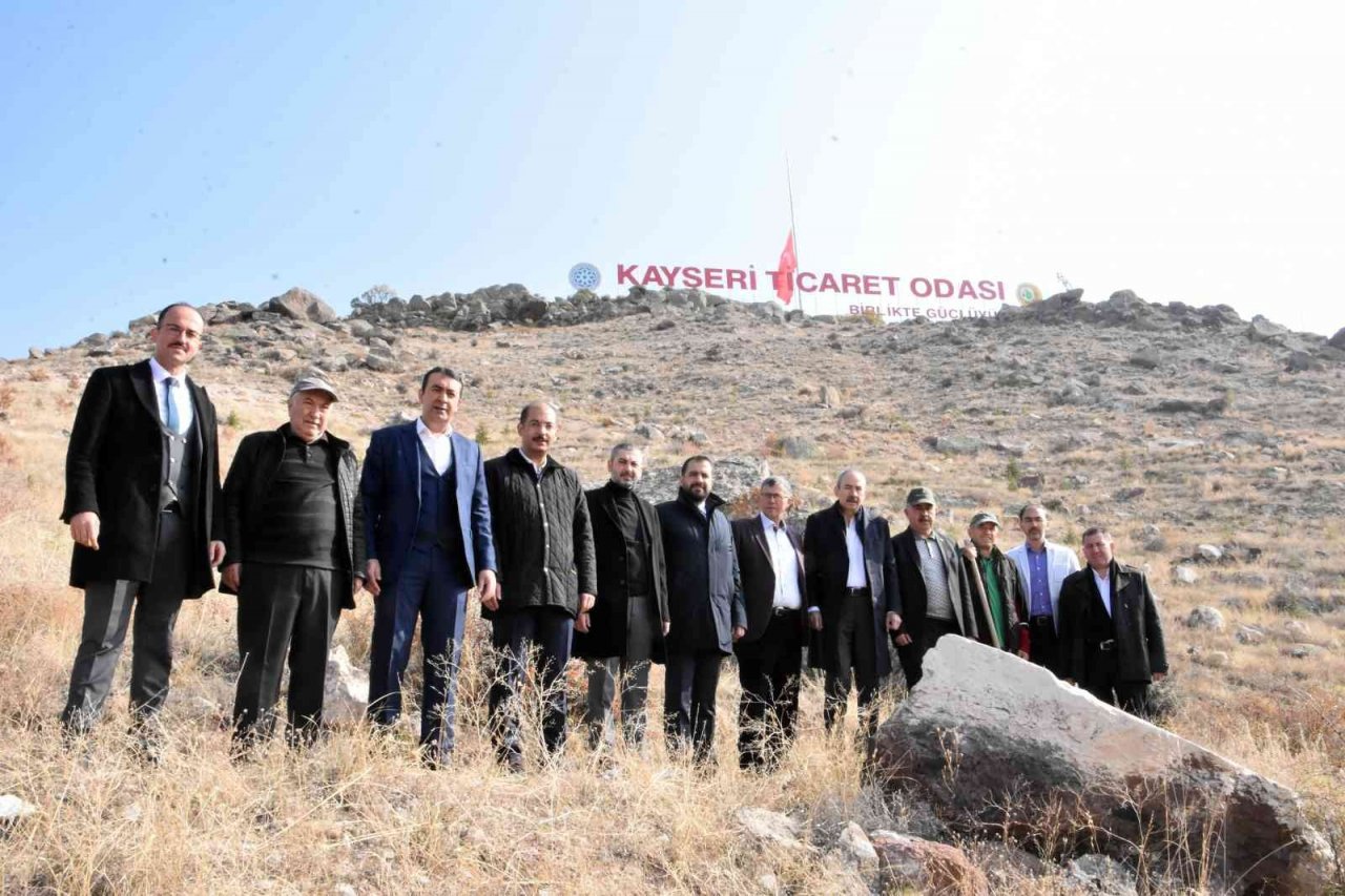 KTO yönetimi Hatıra Ormanı’na fidan dikti