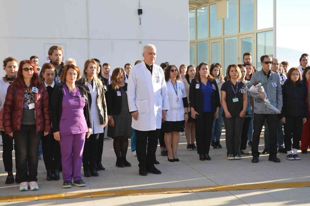 Muğla Eğitim ve Araştırma Hastanesi’nde 10 Kasım Atatürk’ü anma töreni gerçekleştirildi