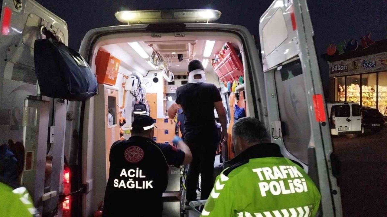 Kontrolden çıkıp takla atan otomobil park halindeki araçlara çarptı