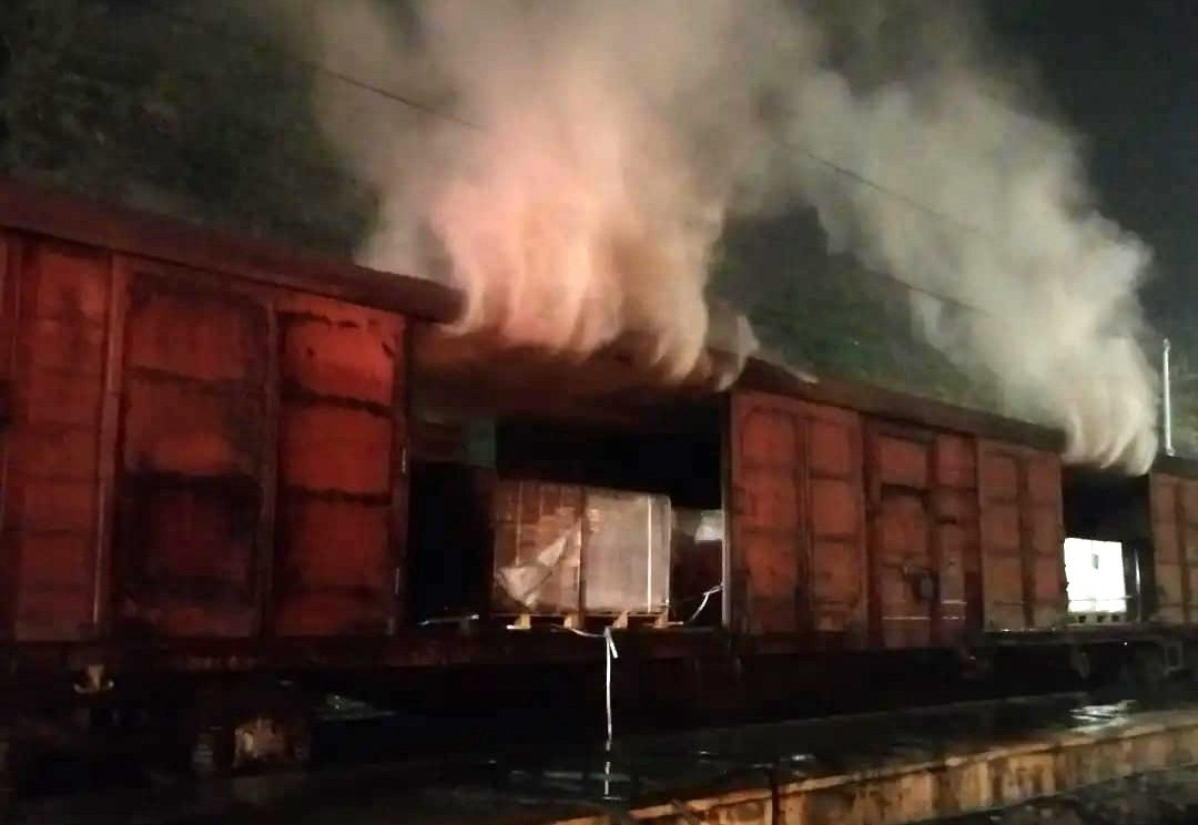 Osmaniye’de parke yüklü vagon yandı