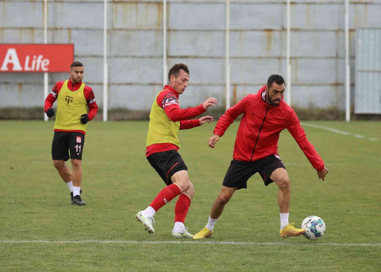Sivasspor’da Ümraniyespor mesaisi devam etti
