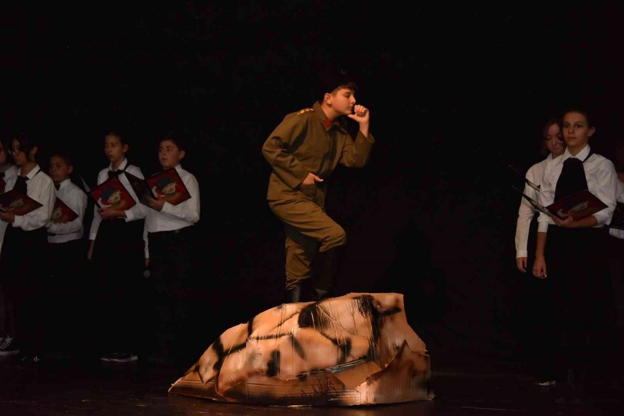 Gazi Mustafa Kemal Atatürk törenler ile anıldı