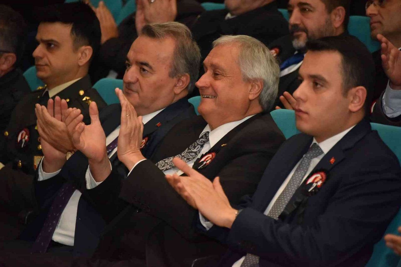 Gazi Mustafa Kemal Atatürk törenler ile anıldı