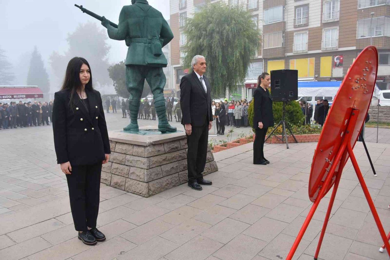 Gazi Mustafa Kemal Atatürk törenler ile anıldı