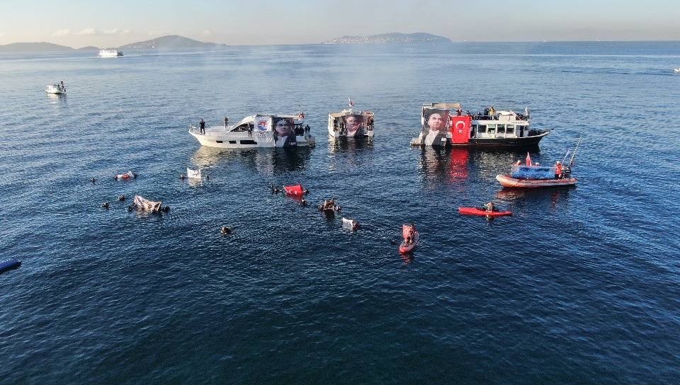 Atatürk, Maltepe’de ’Saygı Zinciri ve Dalışıyla’ anıldı